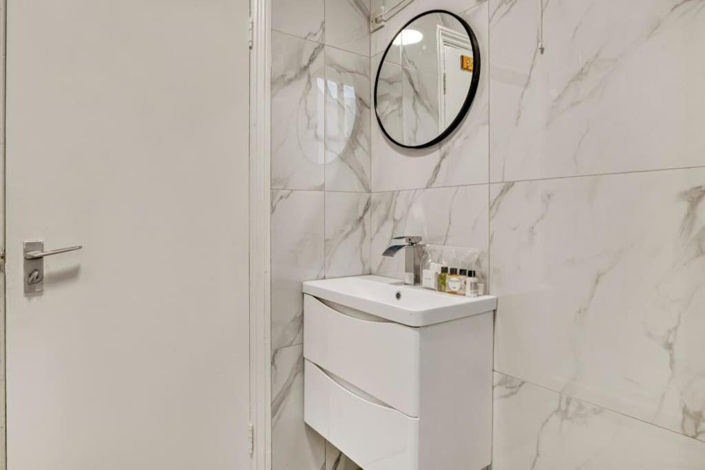 Cosy 2-Bedroom Flat Paddington Лондон Екстериор снимка